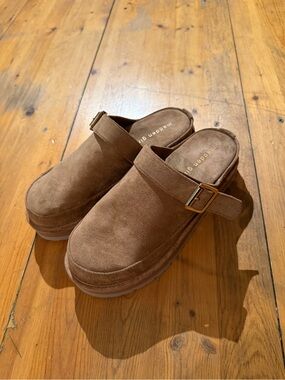 Steve Madden Brown Suede Clog Mules with Buckle